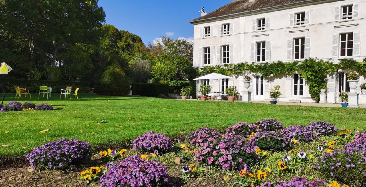 Saint-Sauveur-sur-Ecole Chateau De Brinville מראה חיצוני תמונה