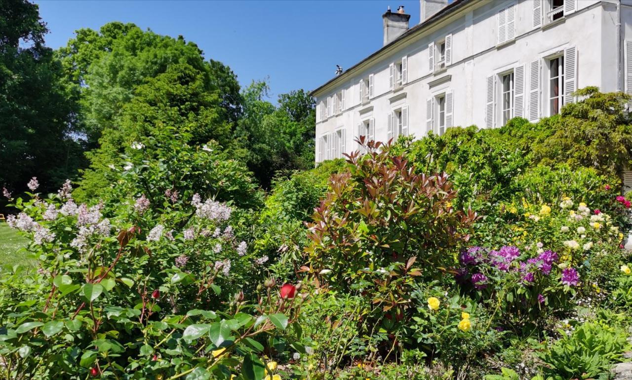Saint-Sauveur-sur-Ecole Chateau De Brinville מראה חיצוני תמונה