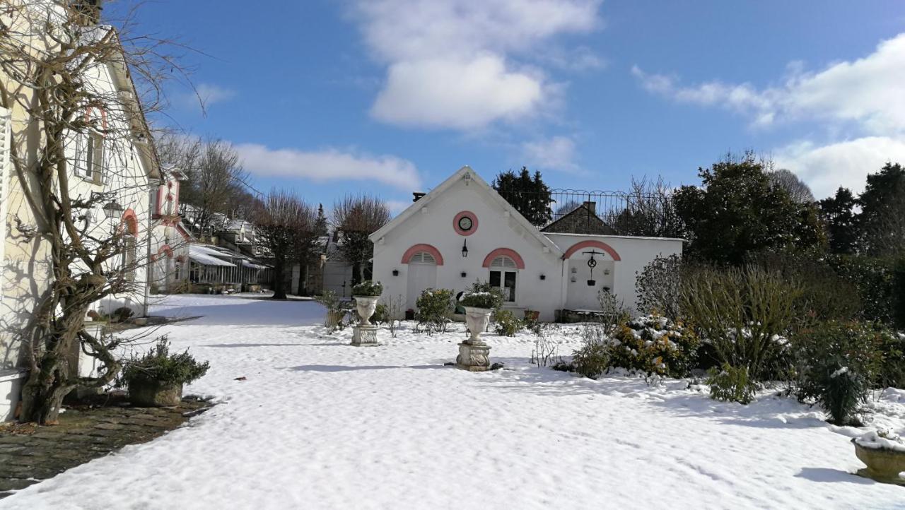 Saint-Sauveur-sur-Ecole Chateau De Brinville מראה חיצוני תמונה