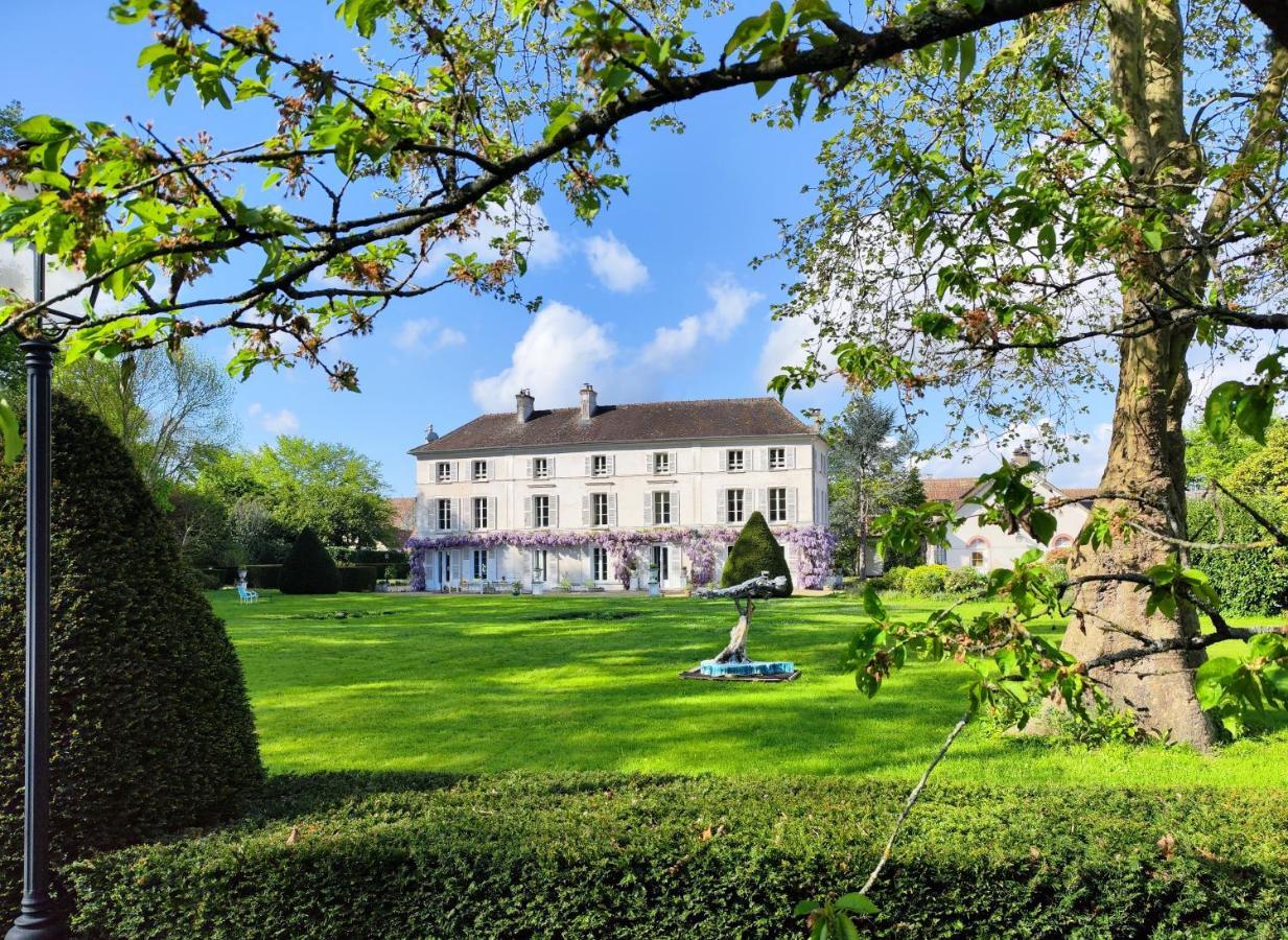 Saint-Sauveur-sur-Ecole Chateau De Brinville מראה חיצוני תמונה